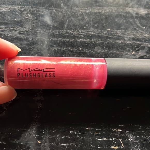 Mac Viva Glam Sia Lipstick + Free Lip gloss - Picture 3 of 3